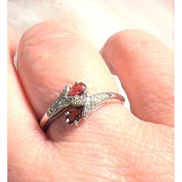 Beautiful Genuine Garnet Bypass Ring - Adjustable - Picture 4 of 4